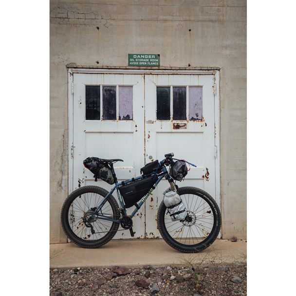 BLACKBURN Outpost HB Roll