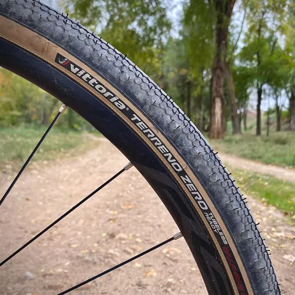 VITTORIA Terreno Zero 47-622 Gravel tan-blk-blk G2.0