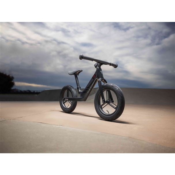 PRE RCARBON PUSH BIKE