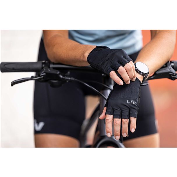 LIV BERNA SF GLOVE BLACKS M