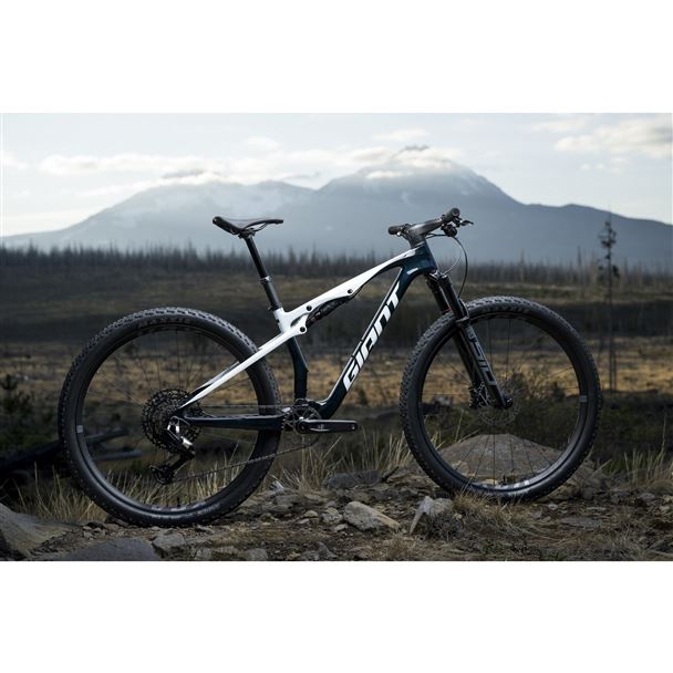 Anthem Advanced SL 2 M Mariana Blue